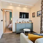 2 - 150m - Centre & Marche 50m - Parking - Linge & Menage Inclus Διαμέρισμα *