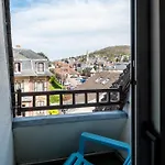 2 - 150m - Centre & Marche 50m - Parking - Linge & Menage Inclus