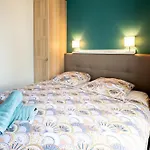 2 - 150m - Centre & Marche 50m - Parking - Linge & Menage Inclus