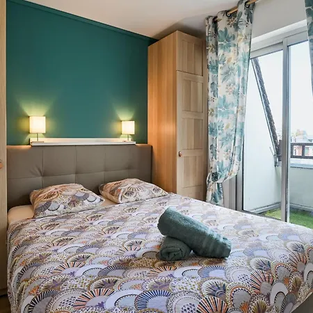 2 - 150m - Centre & Marche 50m - Parking - Linge & Menage Inclus *