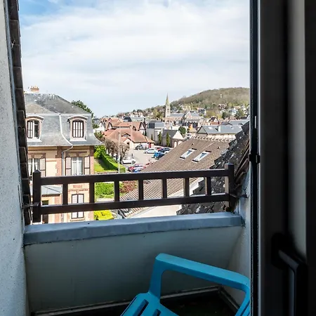 2 - 150m - Centre & Marche 50m - Parking - Linge & Menage Inclus