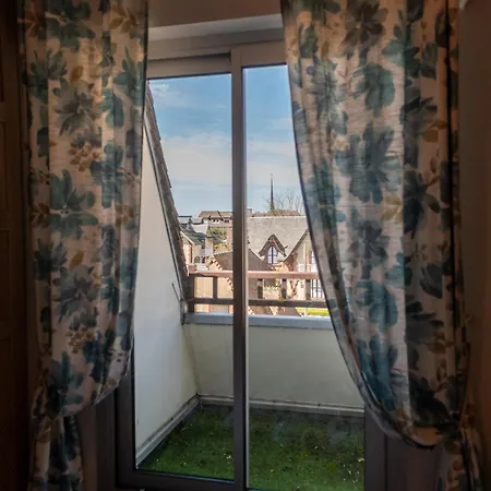 Apartment 2 - 150m - Centre & Marche 50m - Parking - Linge & Menage Inclus Houlgate